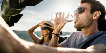 Kазна од 100 евра во Грција ако пиете вода додека возите