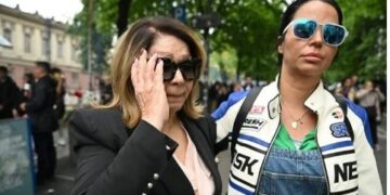 Расплакана Неда Украден дојде пред училиштето во Белград