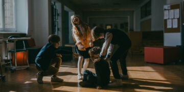 Како да ги препознаете најраните знаци на булингот и да му помогнете на детето