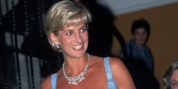 Накитот на Дајана ќе се продава на аукција
