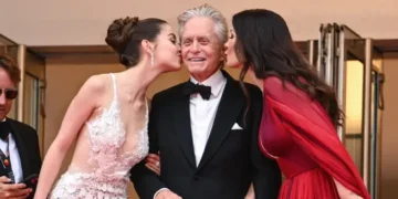 Ким Џонг ун со ќерка му дадоа зелено светло да се тестира првиот шпионски сателит за Северна Кореја