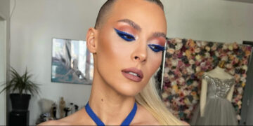 (Фото) Сара Мејс без градник позираше пред настап