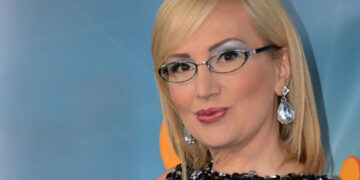 Се запали автомобилот на Леонтина Вукомановиќ, пејачката имаше сообраќајна несреќа