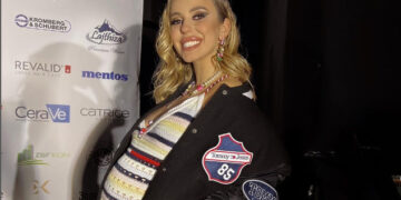 (Фото) Секси трудница на високи штикли: Антониа Гиговска брои ситно до породувањето