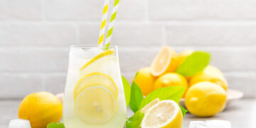 Пијалаците што секојдневно се пијат за освежување и будење го дехидрираат организмот