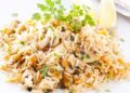 Рецепт за салата со пилешко, ориз и печурки