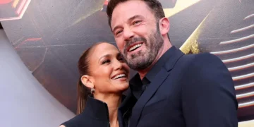 Џенифер Лопез и Бен Афлек на годишнината од бракот ќе ги обноват заветите