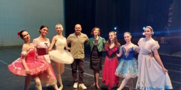 Пејачката Лара Иванова настапи како балерина на годишниот концерт на „Илија Николовски Луј“