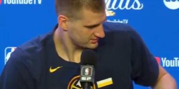 (Видео) Само да проверам дали Ѓоковиќ ми честиташе, Јокиќ ги насмеа новинарите на пресот