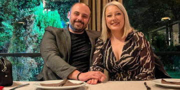 Ти си ми ветер во грб: Градоначалникот на Кисела Вода прослави 13 години брак