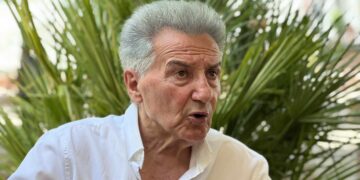 Григор Копров со авторска песна на Сплитскиот фестивал