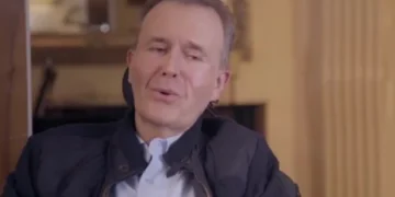 Почина бившата евровизиска ѕвезда и пејач од Ирска, Рој Тејлор