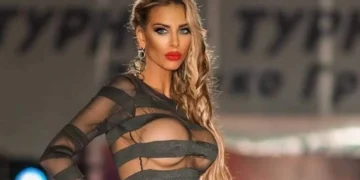 Хрватската старлета Ава Карабатиќ заврши на лекување во психијатриска болница