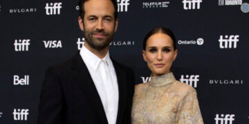 Сопругот на Натали Портман ја изневерил со 20 години помлада девојка