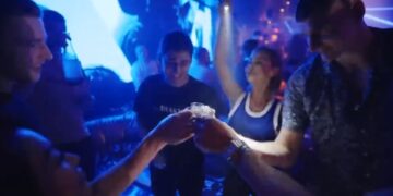 (Видео) Никола Јокиќ со ракија наздрави за титулата во ноќен клуб во Лас Вегас