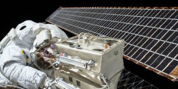 Научниците за првпат инсталираа соларни панели во вселената и ја пренесоа електричната енергија на Земјата