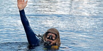 Професор сруши Гинисов рекорд, поминал 100 дена под вода