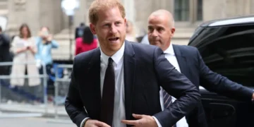 Таблоидите ми се мешаа во сите врски со моите девојки, обвини Хари во суд