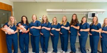 Дванаесет медицински сестри забремениле во иста година и болница во САД