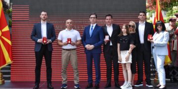 Четири легенди на македонскиот спорт добија „Медал за заслуги“ од Пендаровски