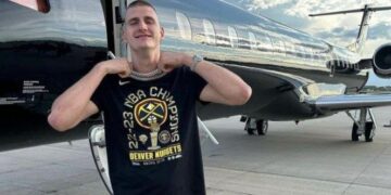 (Галерија) Јокиќ со приватниот авион на газдата на Денвер слета во Белград