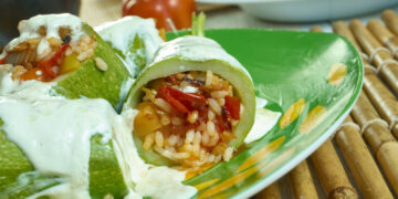 Рецепт за грчки полнети тиквици