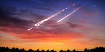 Метеорит удри во жена додека пиела кафе