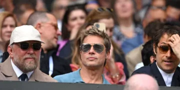 (Видео) Бред Пит им го одвлекува вниманието на навивачите на Вимблдон па не можат да гледаат тенис на раат