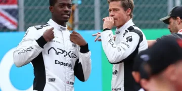 Бред Пит во тркачки костум, снима филм за „Формула 1“