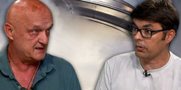 Американски конгресмен ги обвини САД дека ја кријат вистината за НЛО и дека ако сакале вонземјаните можеле да не претворат во јаглен