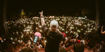 (Фото) Концерт за паметење и ѕвездено небо за ДНК во Кочани