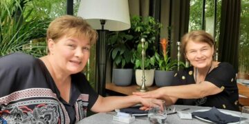 Емотивна разделба на Маријана и Росана на скопскиот аеродром: Душата ни плачеше