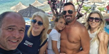 Кумановци во Саранда: Максим Димитриевски со сопругата ужива во Албанија