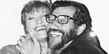 Татко ми Џамбаз и Тереза Кесовија, фоткава ја најдов скриена дома, среќа што мајка ми никогаш не ја видела