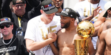 (Видео) Јокиќ го опи Брус Браун со српска ракија во Вегас