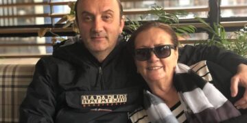 Љубов прва мајкина, никогаш не се менувај, Изета Шаќири му честиташе на Бени 54. роденден