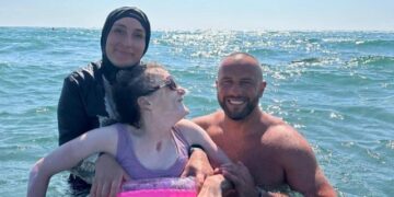 Дадо Полумента ѝ ја врати насмевката на својата неподвижна сестра откако ја однесе на море