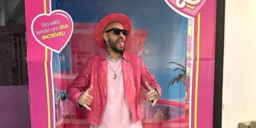 Нејмар во розово пристигна на премиерата за филмот „Барби“