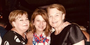 Сања Лукаревска запеа со Маријана и Росана