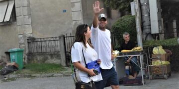 Пандев и Надица на прошетка низ струмичко корзо, фудбалерот ќе слави и роденден во својот град