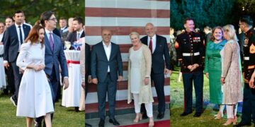 (Галерија) Бети и Агелер во бело, министерката Петровска избра зелен костим: Денот на независноста на САД ги собра политичарите и јавните личности
