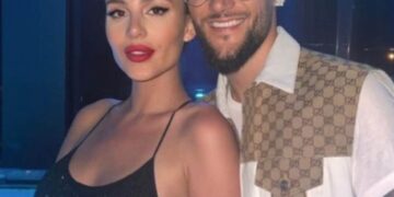 Анастасија и Гудељ се журкаат на Ибица, облечени во брендирана облека од 10.000 евра