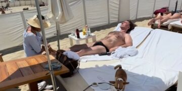 (Видео) Се соблече и Жељко Митровиќ, девојка му ги масира стапалата по лудата журка со зетот милијардер