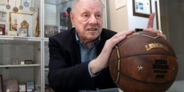 Почина легендарниот кошаркарски тренер Мирко Новосел