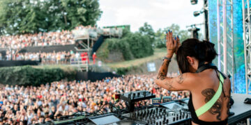 Добро утро од Егзит: Сонце, насмеани лица и моќен женски техно звук