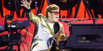 Елтон Џон ја заврши својата проштална турнеја: Сакам да се посветам на синовите и сопругот