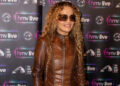 (Фото) Рита Ора на +40 во кожна јакна и крзнени чизми