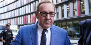 Кевин Спејси рече дека бил унишетн од обвинувањата за сексуални напади