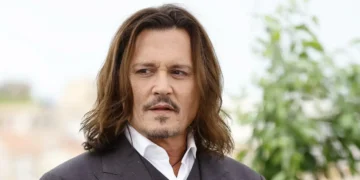 (Фото) Џони Деп објави автопортрет за кој рече дека ги претставува петте тешки години од битката со Амбер