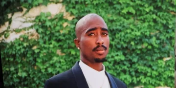 Полицијата во Лас Вегас упадна во куќа на маж за кој мислат дека е поврзан со убиството на Тупак